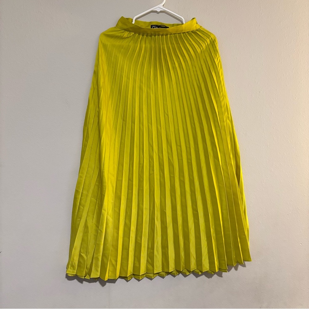 Zara limited edition neon green pleated midi skirt - Picture 10 of 15